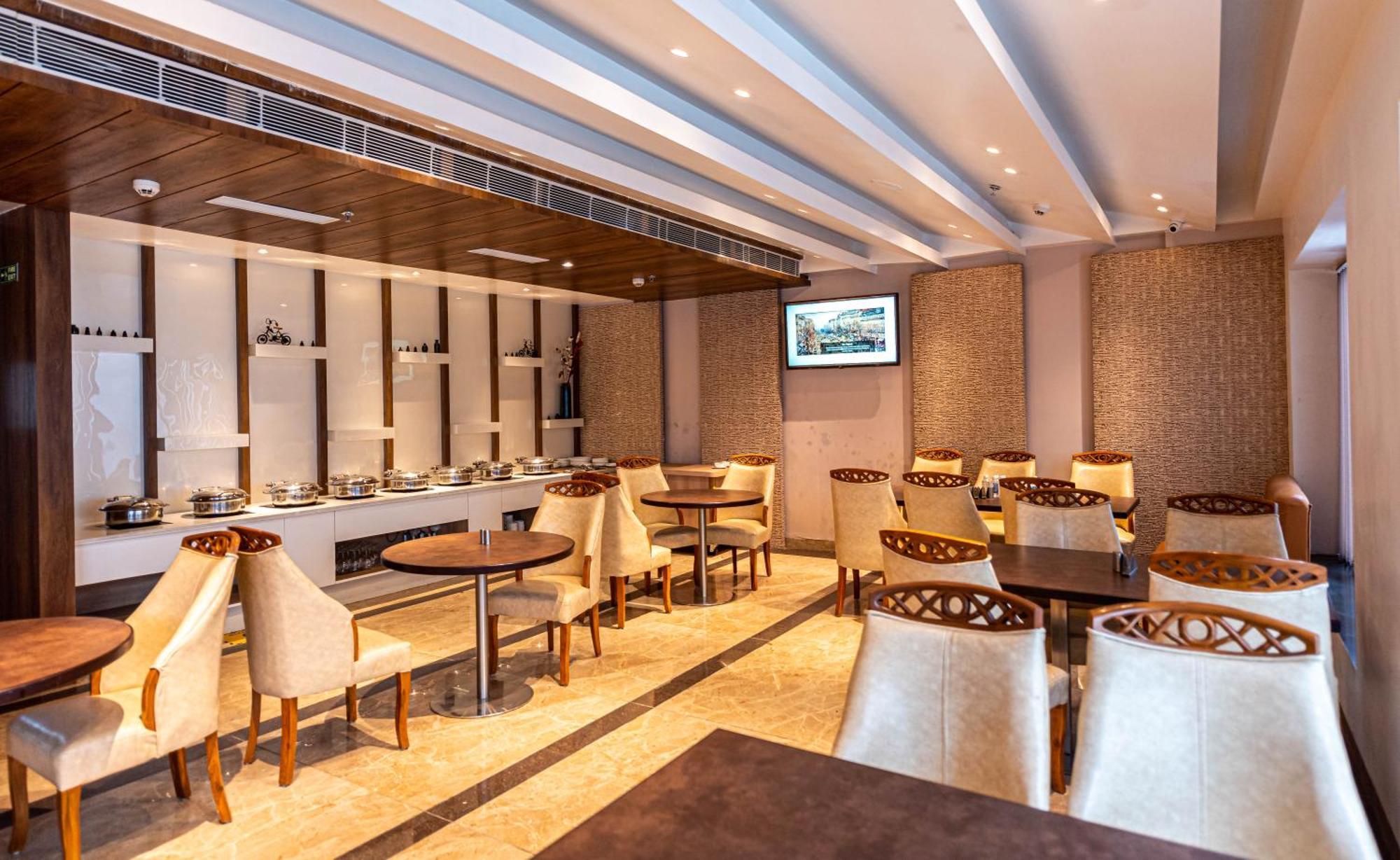 The Elite Lucknow Convention Hotel ภายนอก รูปภาพ