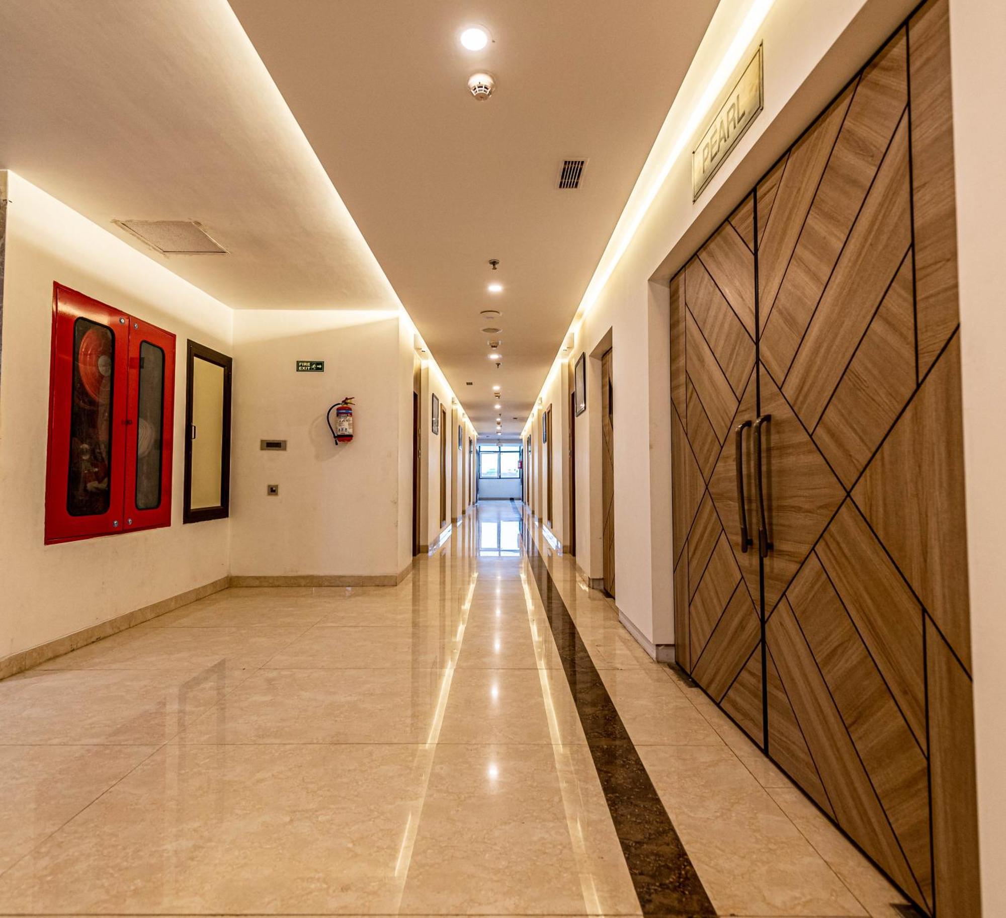 The Elite Lucknow Convention Hotel ภายนอก รูปภาพ