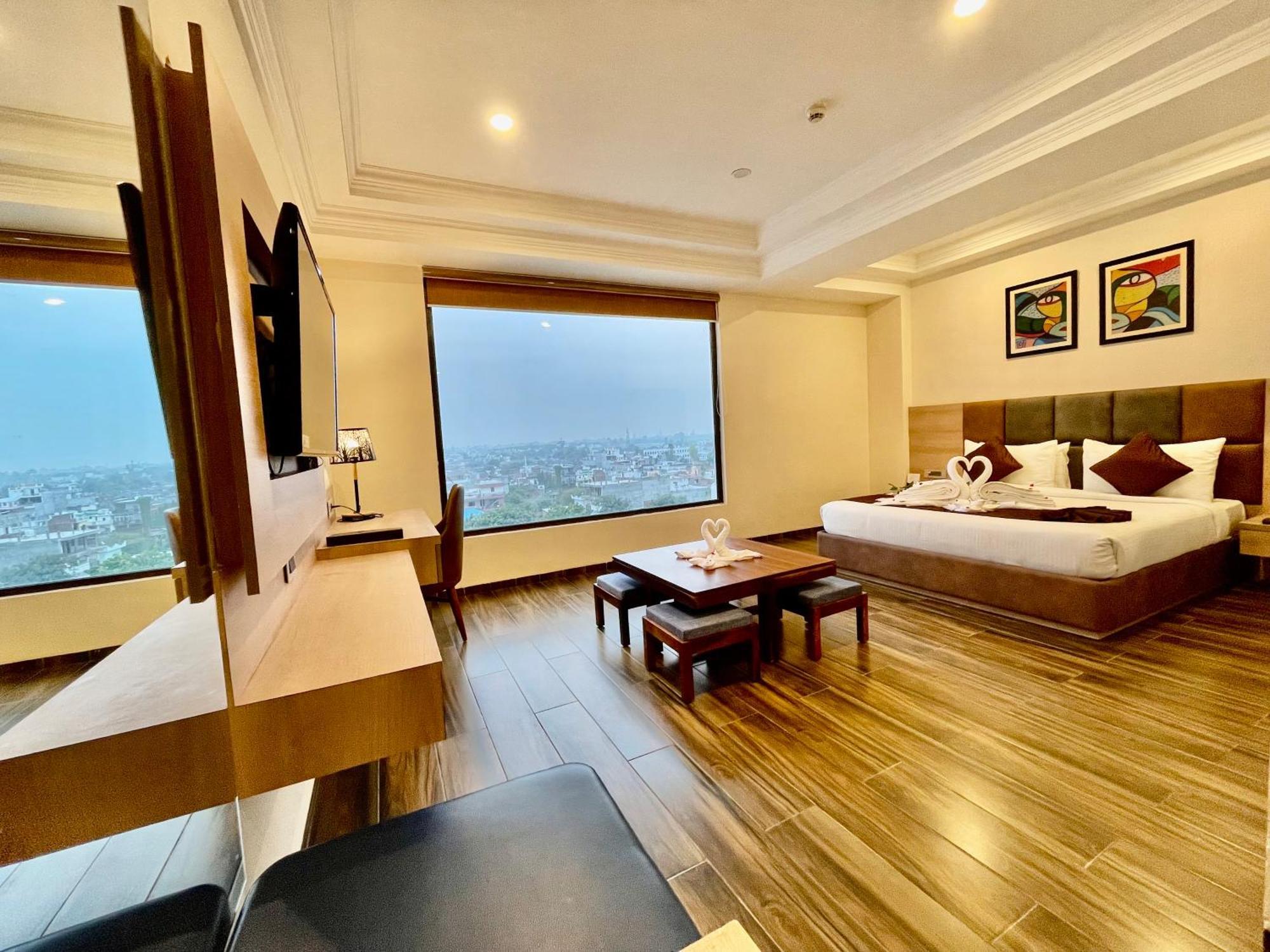 The Elite Lucknow Convention Hotel ภายนอก รูปภาพ
